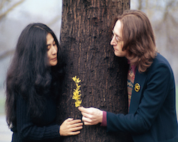 4 C-242_John_Yoko_1973_Gruen.jpg